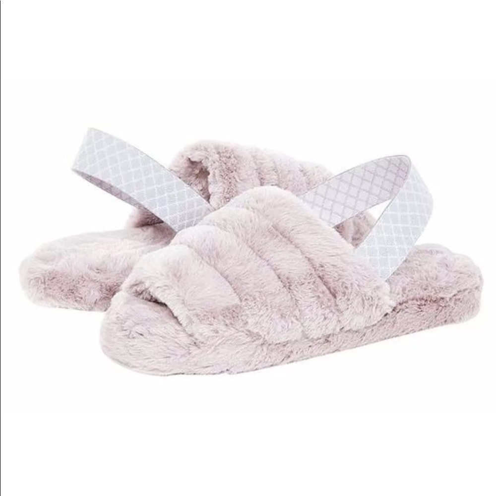 ARIANA GRANDE UGG-Style Slippers & Drawstring Bag